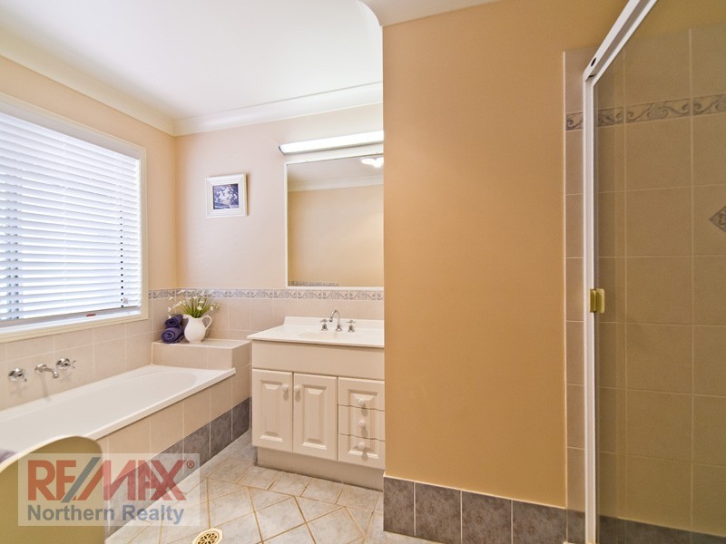 50 Hayward Avenue, Cashmere QLD 4500