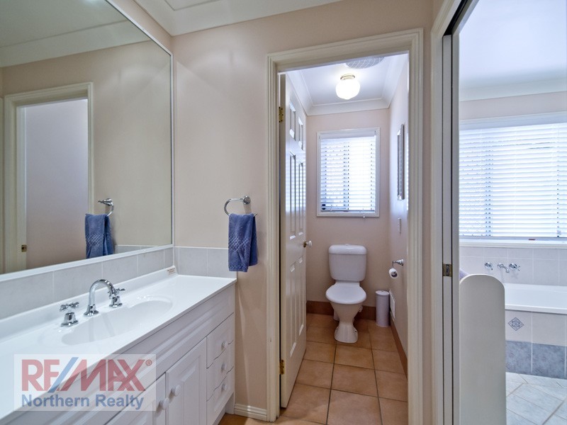 50 Hayward Avenue, Cashmere QLD 4500