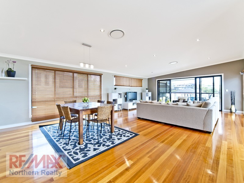 8 Fidelio Court, Eatons Hill QLD 4037