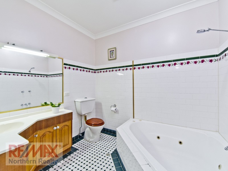 5 Narrabeen Rd, Albany Creek QLD 4035