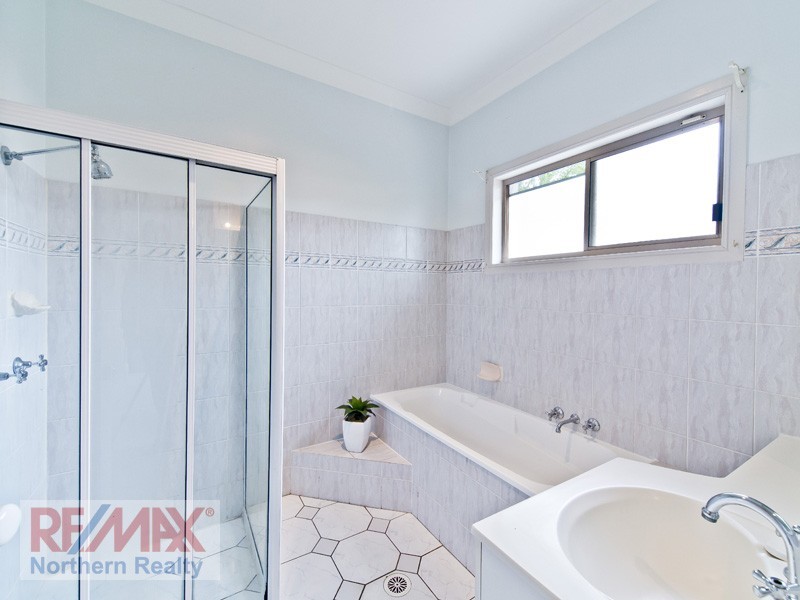 5 Narrabeen Rd, Albany Creek QLD 4035