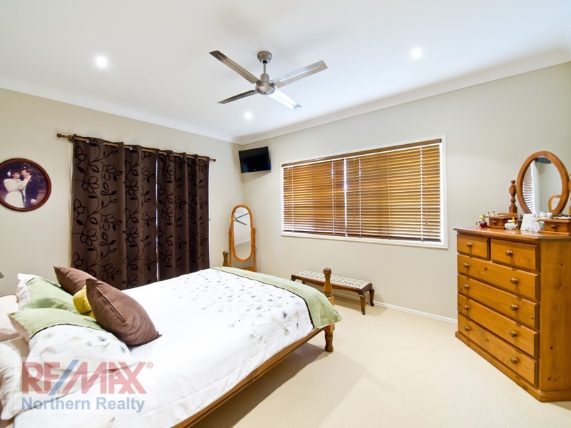 172 Saraband Dr, Eatons Hill QLD 4037