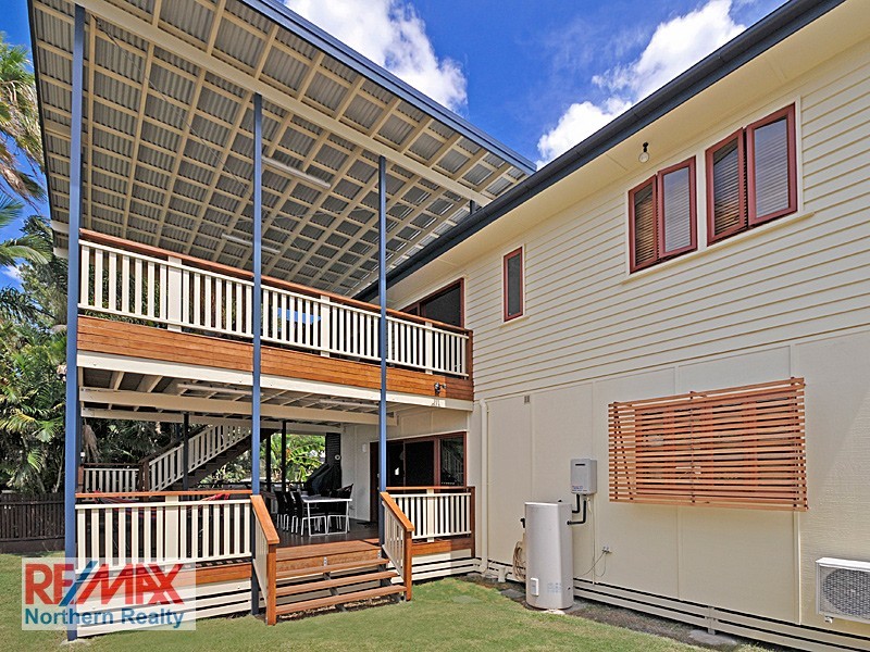 247 Brighton Rd, Sandgate QLD 4017