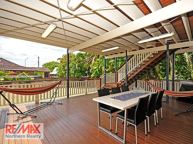 247 Brighton Rd, Sandgate QLD 4017