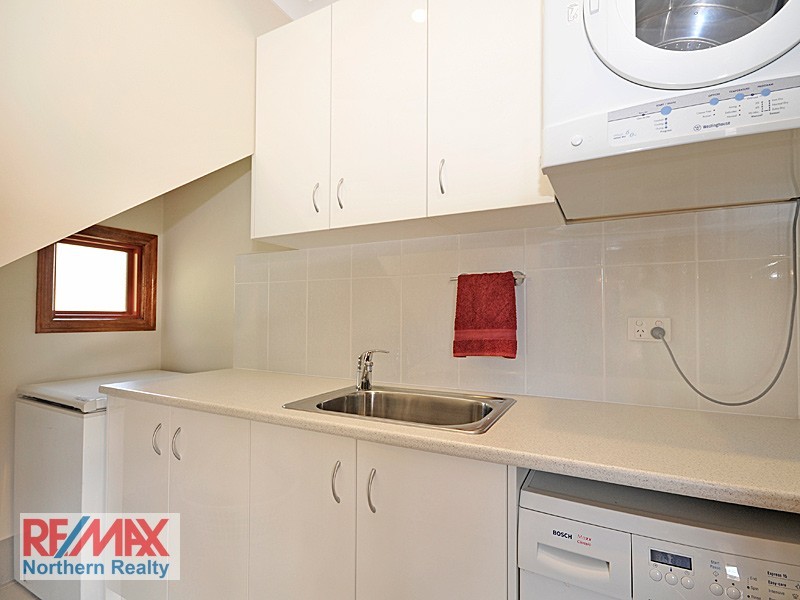 247 Brighton Rd, Sandgate QLD 4017