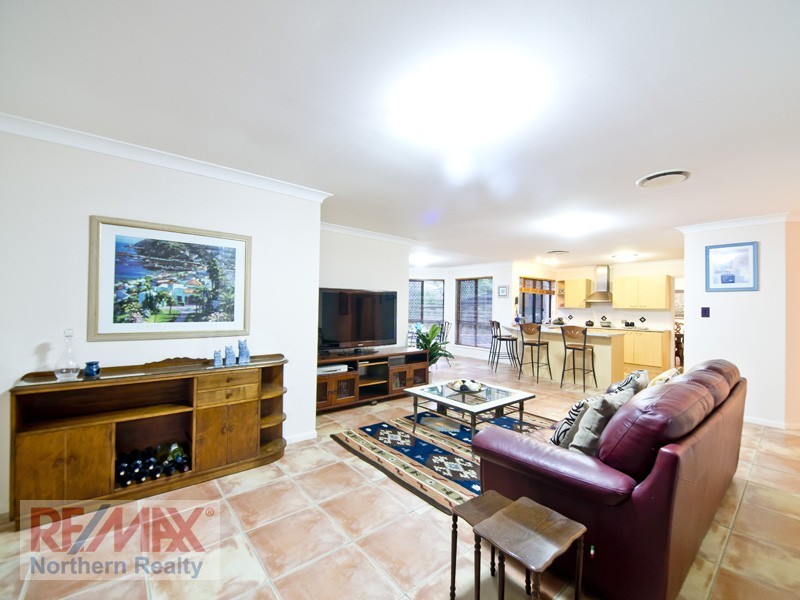 34 Fiddlewood Place, Bridgeman Downs QLD 4035