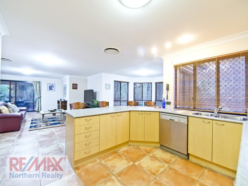 34 Fiddlewood Place, Bridgeman Downs QLD 4035