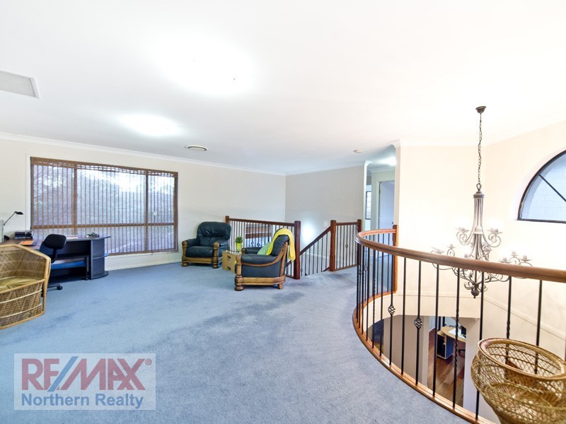 34 Fiddlewood Place, Bridgeman Downs QLD 4035