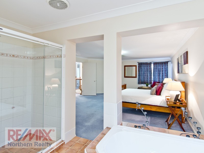 34 Fiddlewood Place, Bridgeman Downs QLD 4035