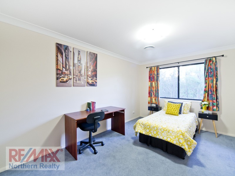 34 Fiddlewood Place, Bridgeman Downs QLD 4035