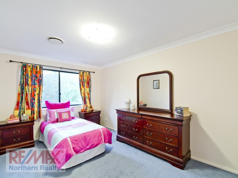 34 Fiddlewood Place, Bridgeman Downs QLD 4035