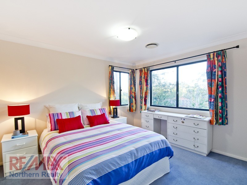 34 Fiddlewood Place, Bridgeman Downs QLD 4035