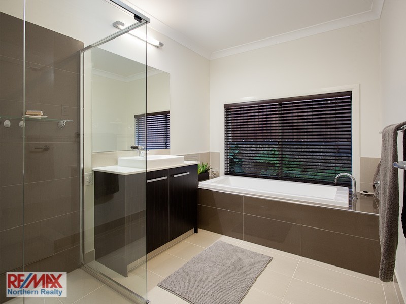 60 Rolland Parade, Warner QLD 4500