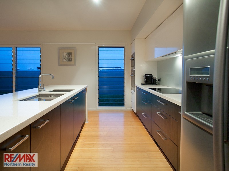 4 Waterway Cr, Murrumba Downs QLD 4503