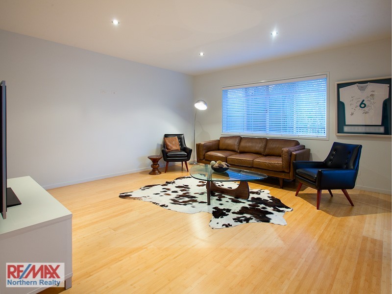 4 Waterway Cr, Murrumba Downs QLD 4503