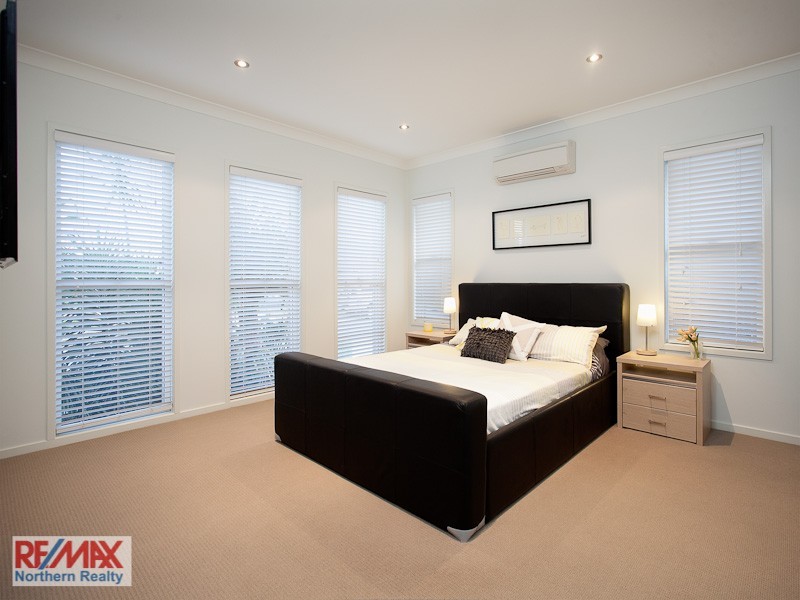 4 Waterway Cr, Murrumba Downs QLD 4503