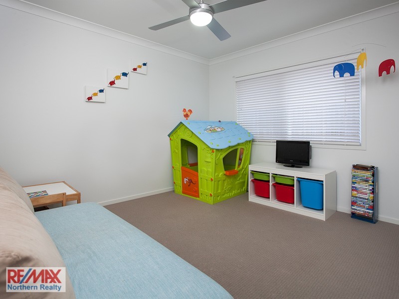 4 Waterway Cr, Murrumba Downs QLD 4503