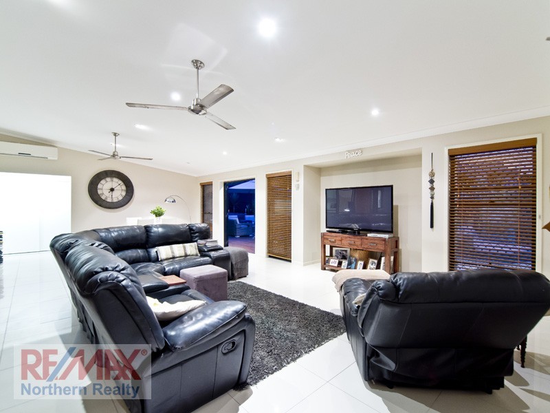 12 Bella Street, Cashmere QLD 4500