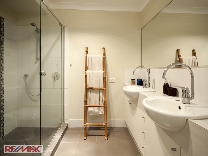 12 Bella Street, Cashmere QLD 4500