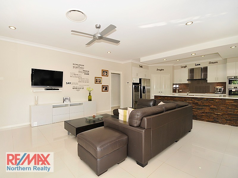 3 Maggie Place, Cashmere QLD 4500