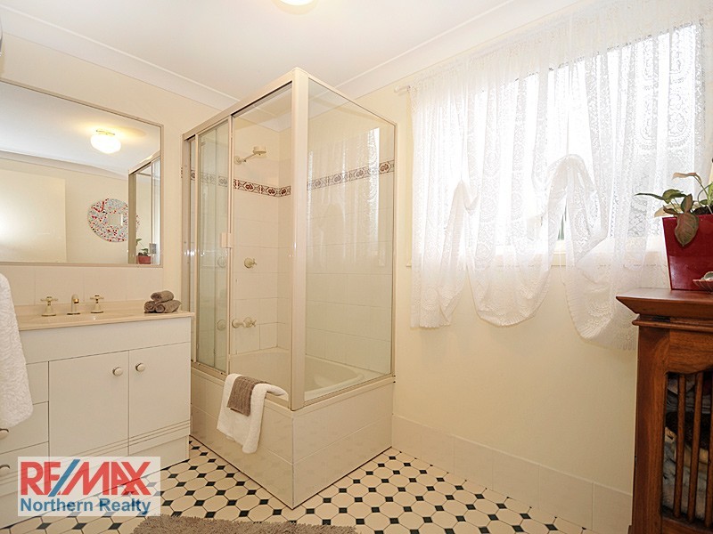 9 Camara Ct, Eatons Hill QLD 4037