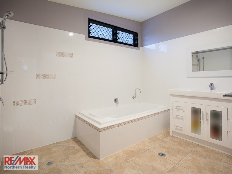 9 Third Avenue, Toorbul QLD 4510