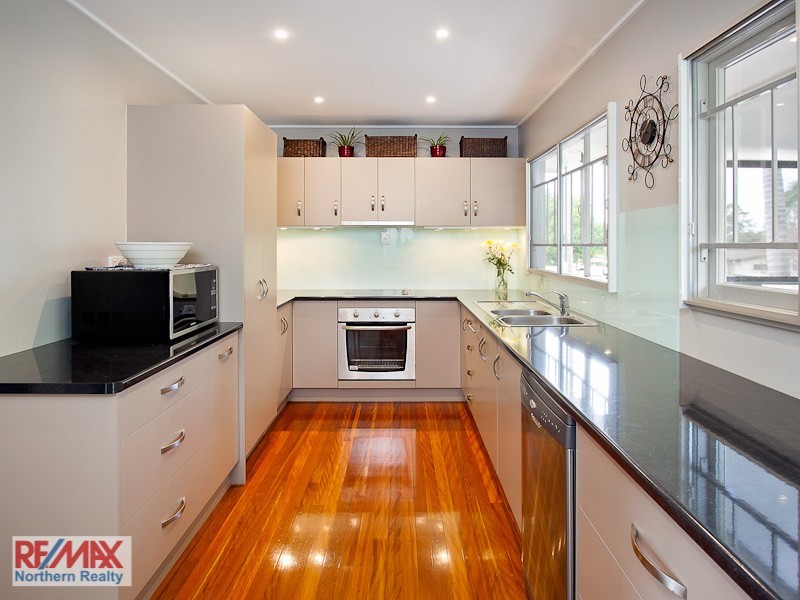 15 Levant Street, Albany Creek QLD 4035