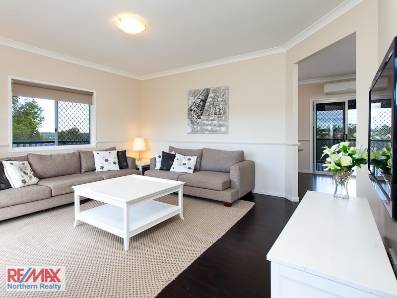 5 Fairy Place, Eatons Hill QLD 4037