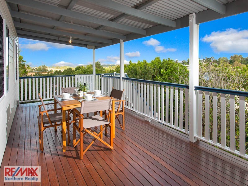 5 Fairy Place, Eatons Hill QLD 4037