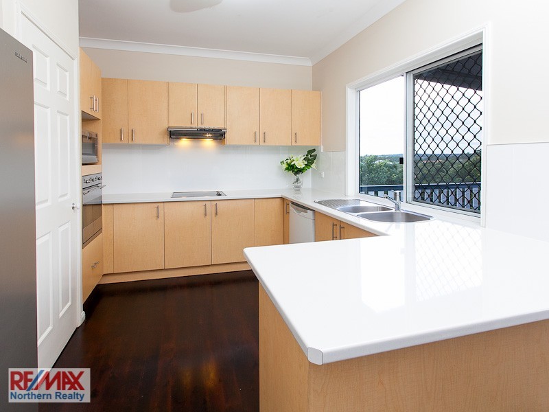 5 Fairy Place, Eatons Hill QLD 4037