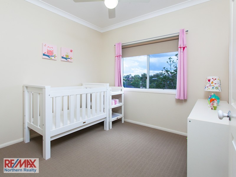 5 Fairy Place, Eatons Hill QLD 4037