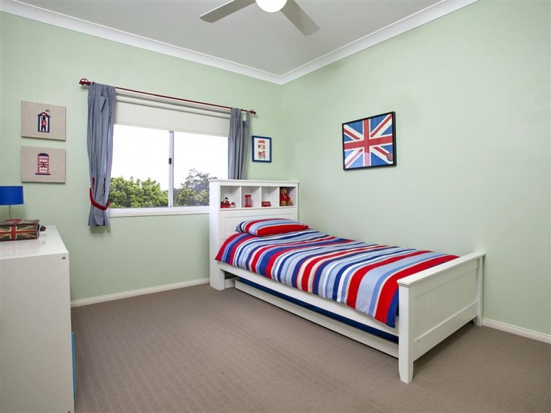 5 Fairy Place, Eatons Hill QLD 4037