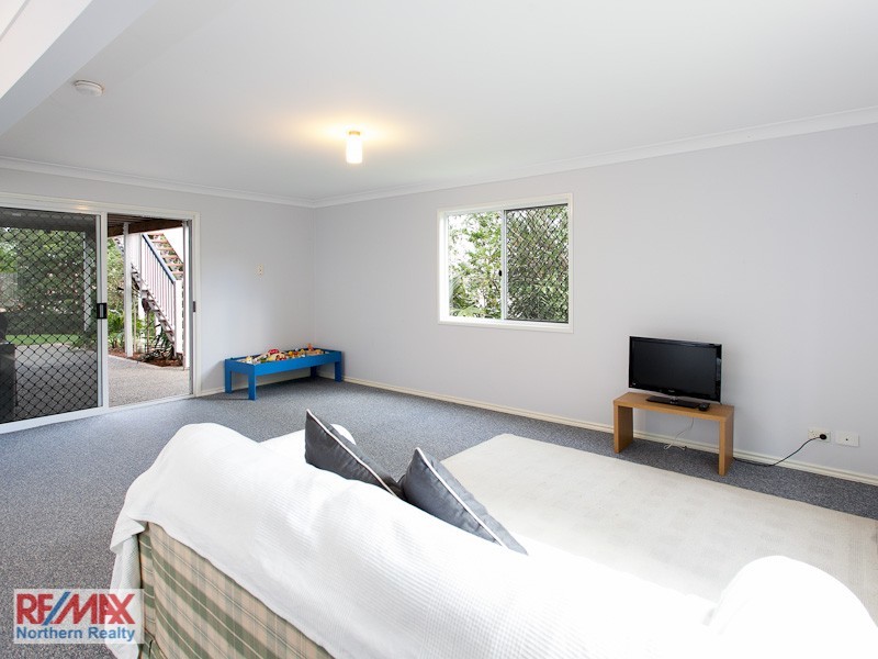 5 Fairy Place, Eatons Hill QLD 4037