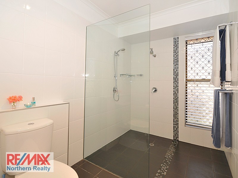 142 Faheys Rd West, Albany Creek QLD 4035