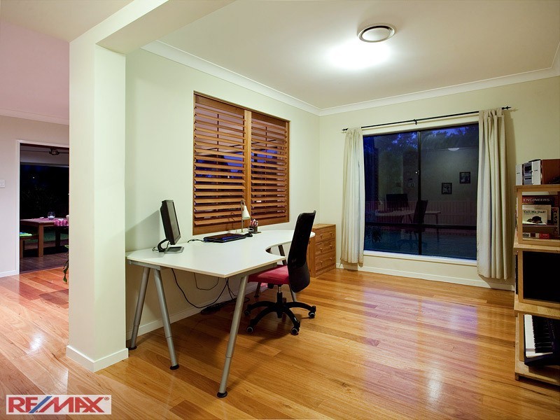 15 Rivergum Drive, Eatons Hill QLD 4037