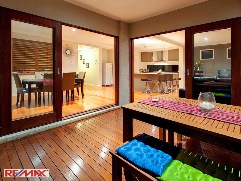 15 Rivergum Drive, Eatons Hill QLD 4037