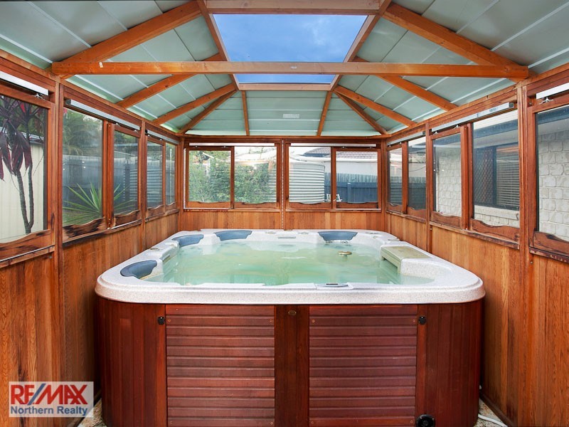 16 Avondale Road, Warner QLD 4500