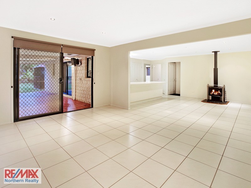 16 Avondale Road, Warner QLD 4500