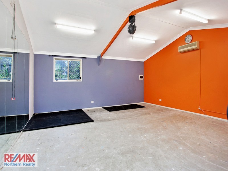 16 Avondale Road, Warner QLD 4500