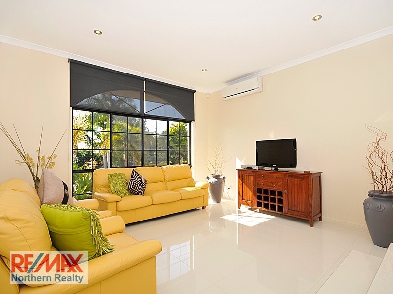 8 Black Bean Court, Albany Creek QLD 4035