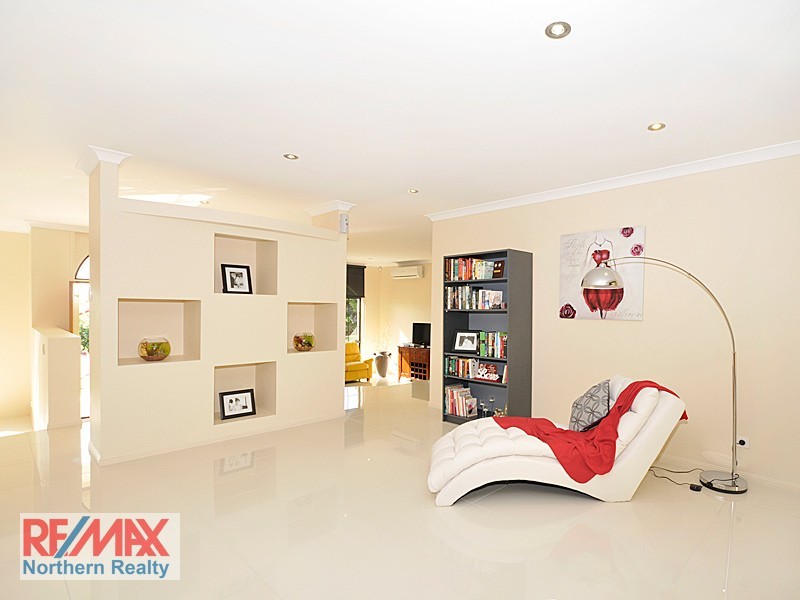 8 Black Bean Court, Albany Creek QLD 4035