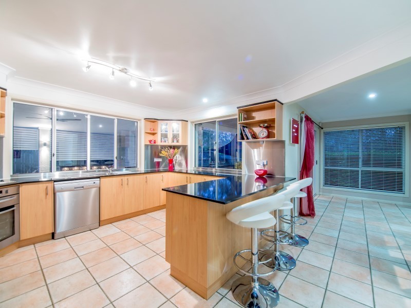 8 Wivenhoe Avenue, Albany Creek QLD 4035