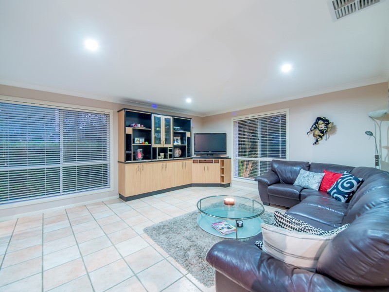 8 Wivenhoe Avenue, Albany Creek QLD 4035