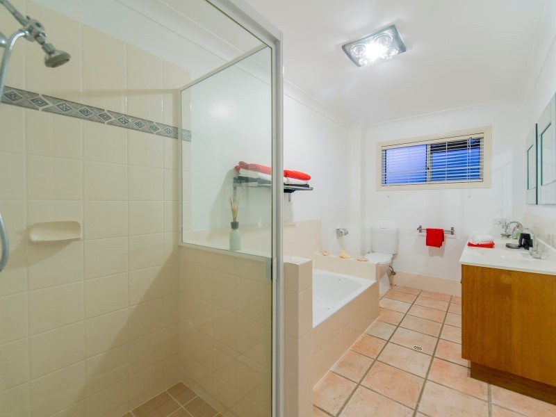 8 Wivenhoe Avenue, Albany Creek QLD 4035