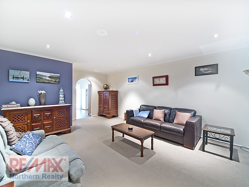 68 DANDENONG ROAD, Jamboree Heights QLD 4074