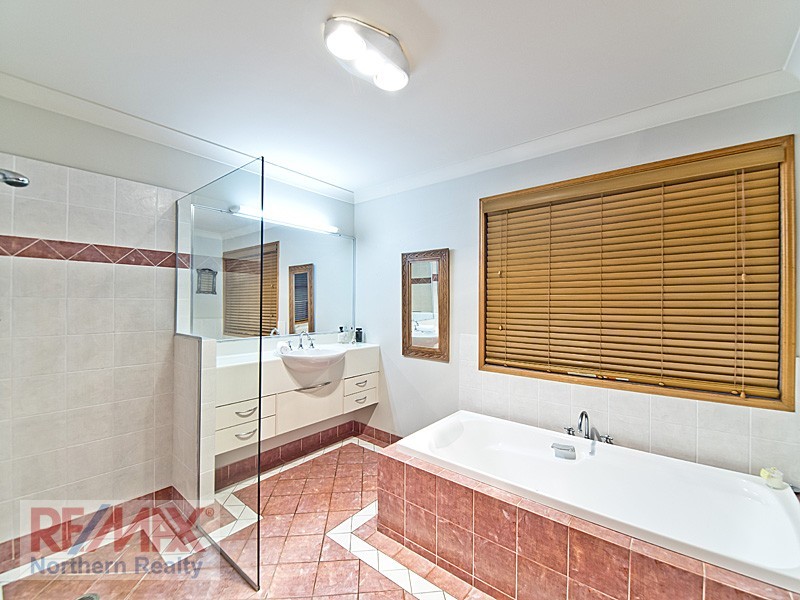 42 Lascelle Ct, Eatons Hill QLD 4037