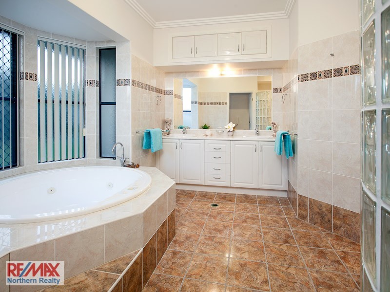 21 Country Club Drive, Albany Creek QLD 4035