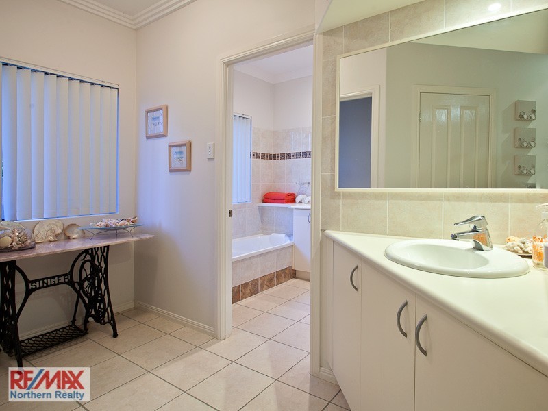 21 Country Club Drive, Albany Creek QLD 4035