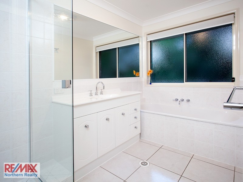 16 Yellow Button Close, Warner QLD 4500