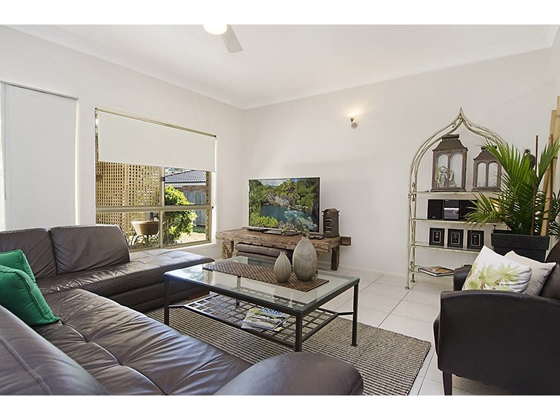 7 Myrtle Crescent, Bridgeman Downs QLD 4035